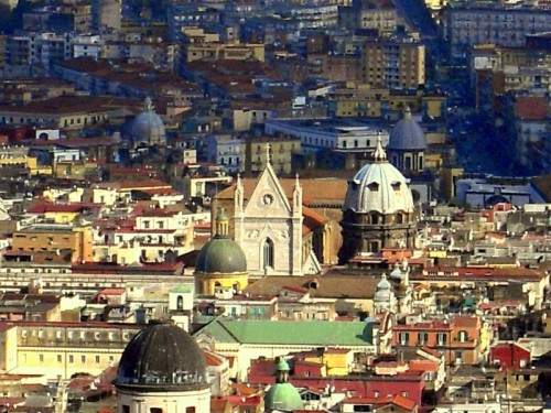 Partendo da Napoli per la circumvesuviana e arrivo a Sorrento Auto Partendo da Napoli per la circumvesuviana e arrivo a Sorrento Auto