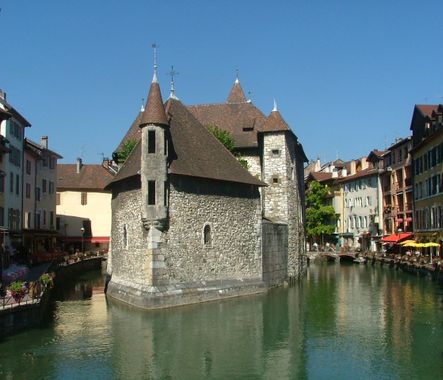 Una giornata ad Annecy – La "Venezia delle Alpi" Una giornata ad Annecy – La "Venezia delle Alpi"