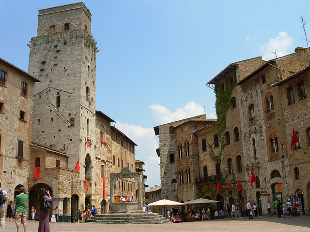 Itinerario di viaggio tra i 16 borghi più belli della provincia di Siena Itinerario di viaggio tra i 16 borghi più belli della provincia di Siena