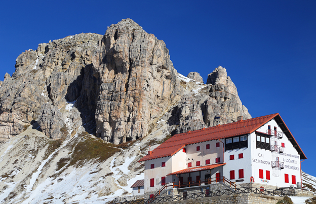 I più belli rifugi Montani sulle Alpi Italiane
