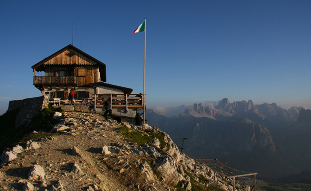I più belli rifugi Montani sulle Alpi Italiane