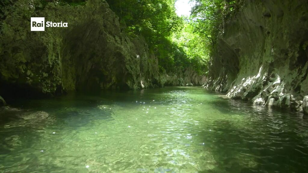 20 idee di viaggio per i weekend primaverili tra mare e collina in Italia parco Nazionale del CIlento