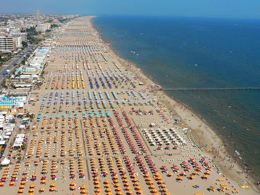 rimini spiagge ombrelloni