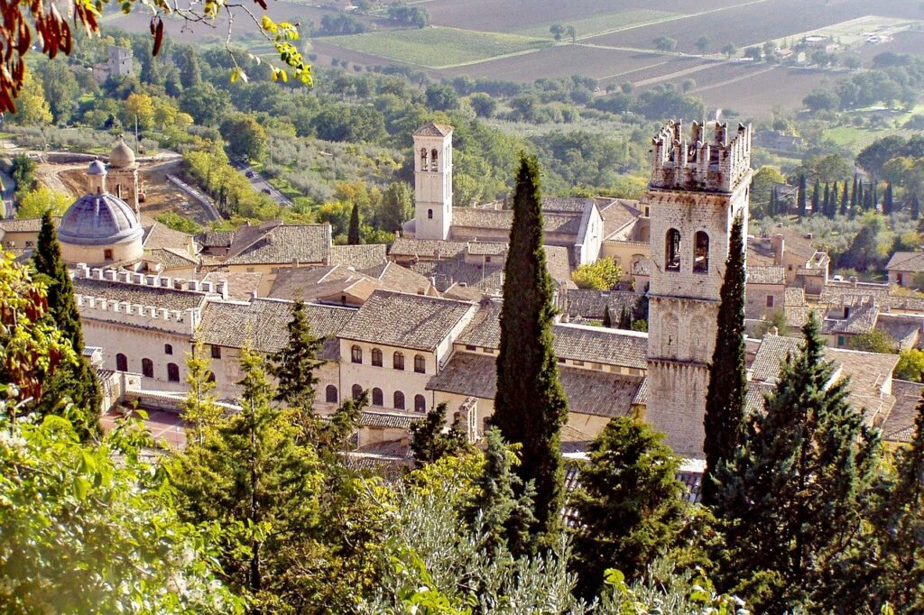 Borghi da visitare nei ditorni di Perugia assisi 2186838 1280
