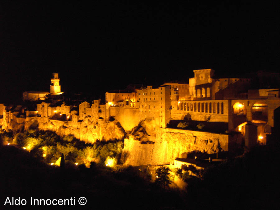 pitigliano di notte quattro