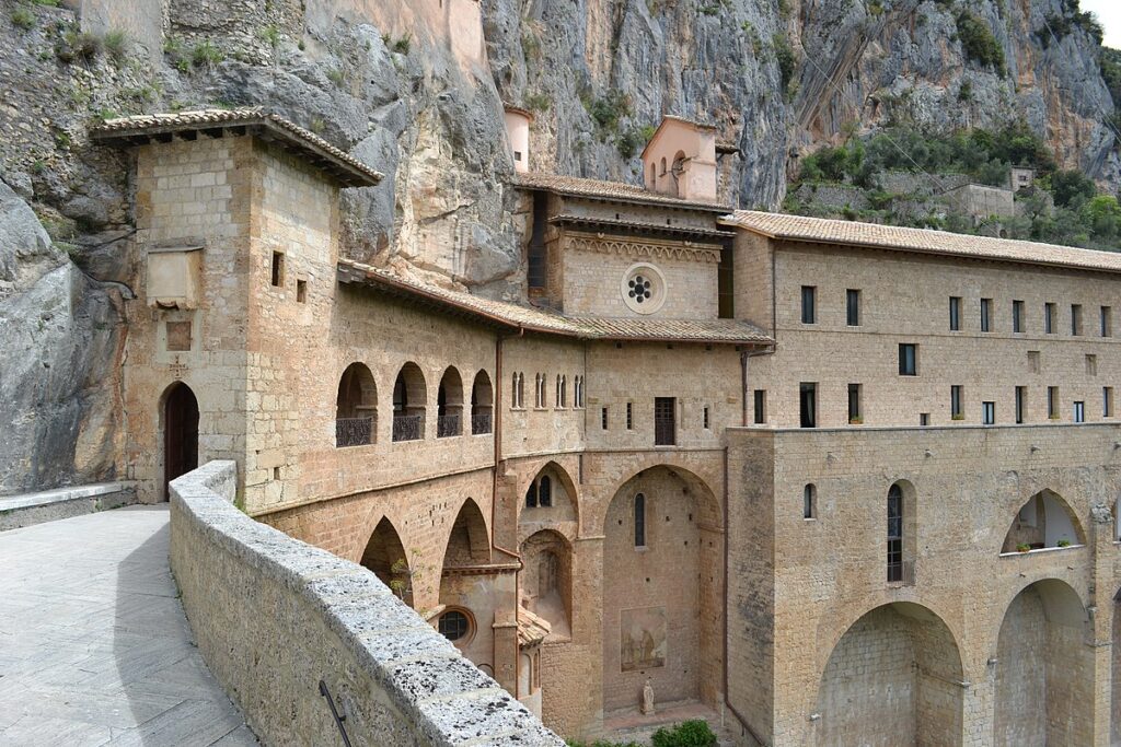 10 dei migliori percorsi a piedi a lunga percorrenza in Italia