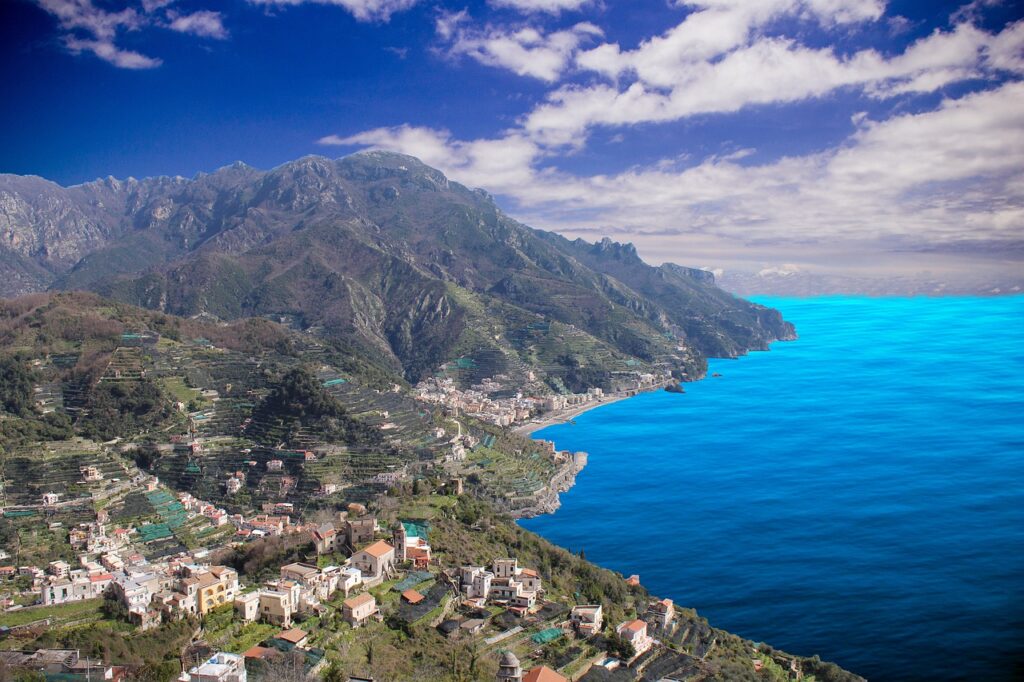 Itinerario definitivo di 5 giorni a Napoli e Costiera Amalfitana(con mappa)