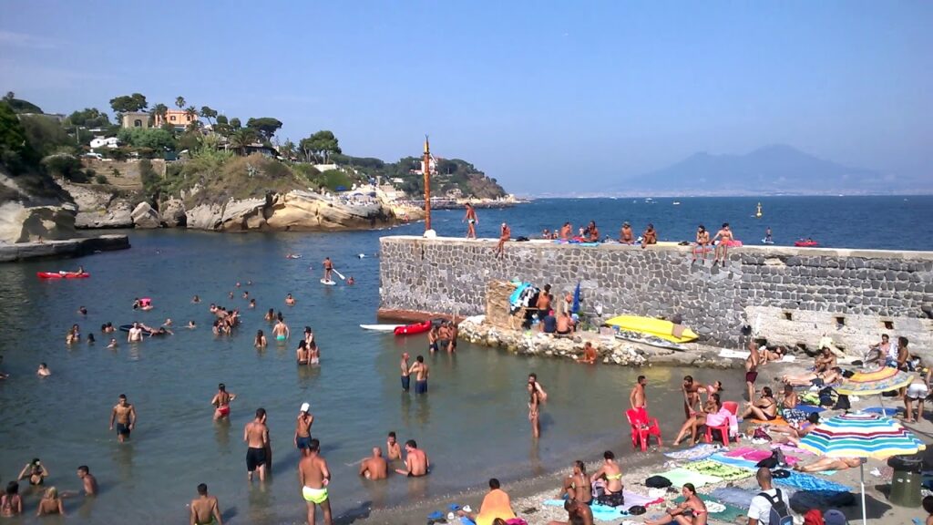 Spiagge di Napoli: 10 spiagge sulla costa napoletana da visitare 2021
