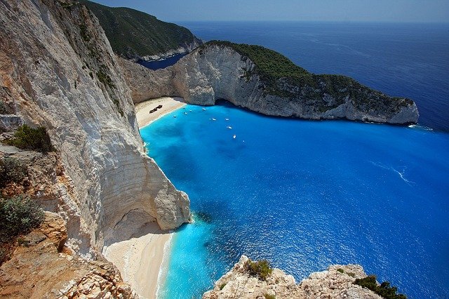 Grecia, Bandiere Blu 2021: le isole e le regioni più premiate. Con le spiagge migliori e il mare più pulito