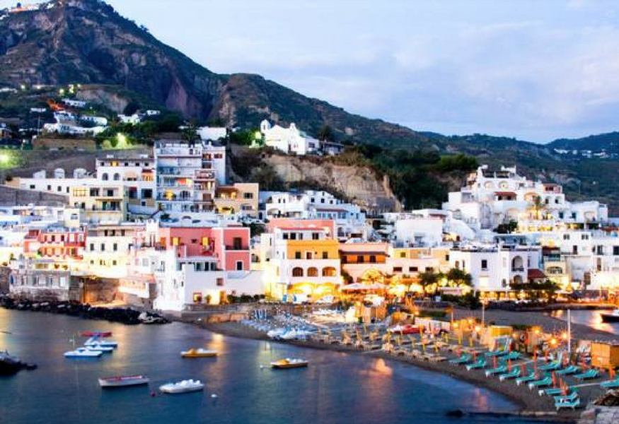 Ischia cosa vedere e come raggiungerla Ischia borgo sant angelo