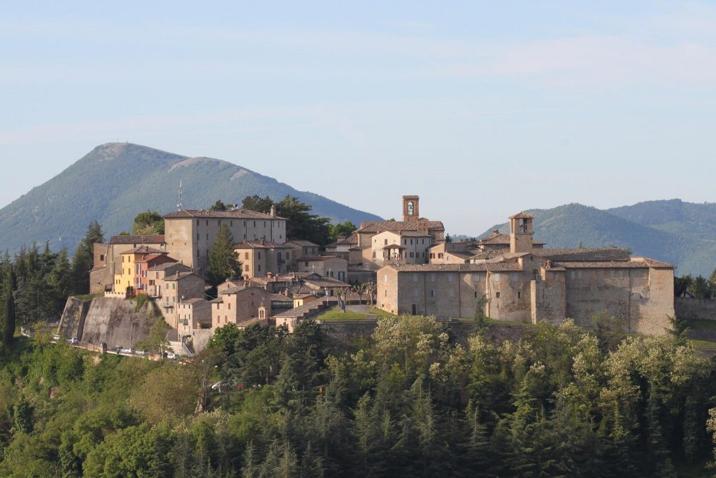 10 Borghi da visitare questa estate comune di montone