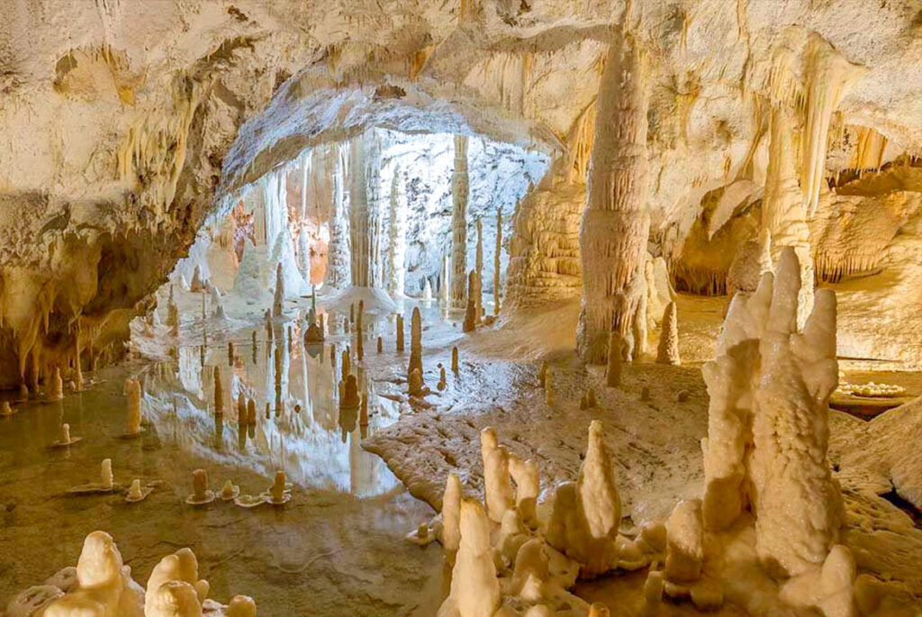 grotte di frasassi marche