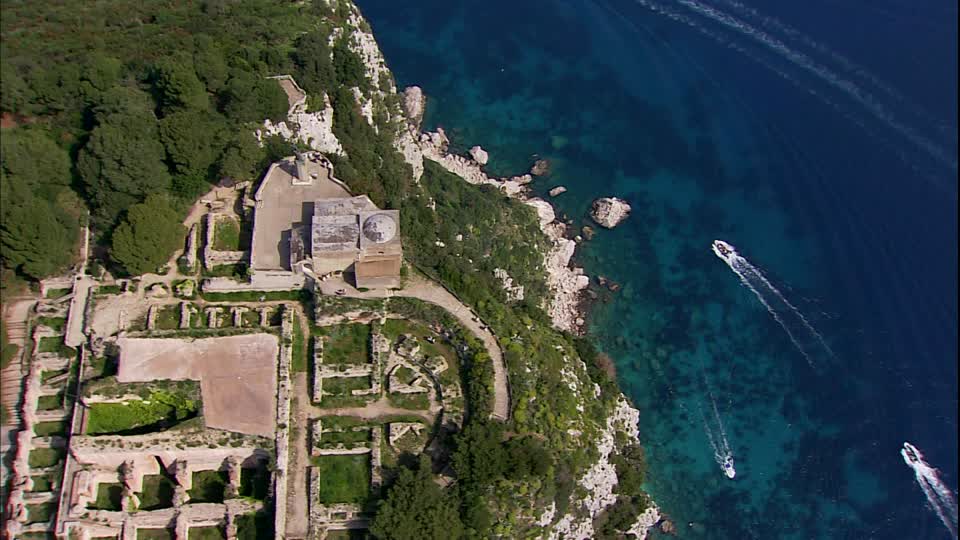 Capri cosa vedere e come raggiungerla villa jovis capri