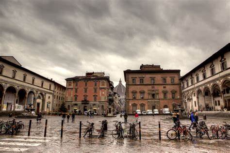 Luoghi insoliti di Firenze da non perdere la finestra del palazzo dei grifoni