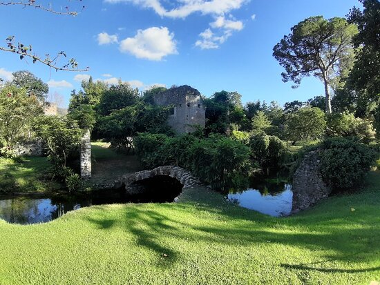 giardino di ninfa cisterna latina