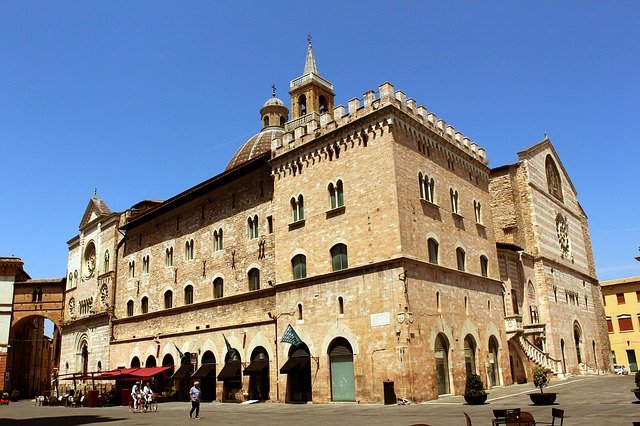 15 luoghi da visitare nei weekend di Maggio umbria gecb