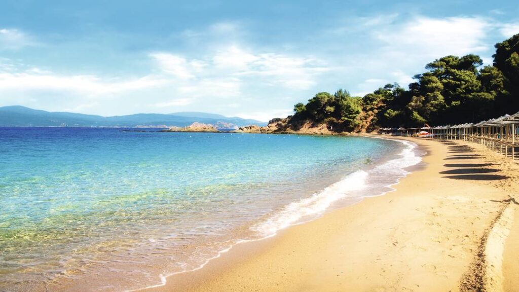 Le 6 spiagge più belle di Skiathos Spiaggia di Koukounaries