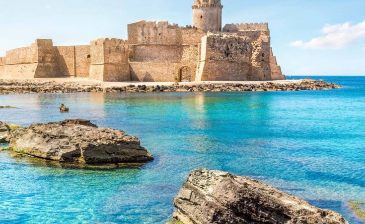 destinazioni isola capo rizzuto castello aragonese