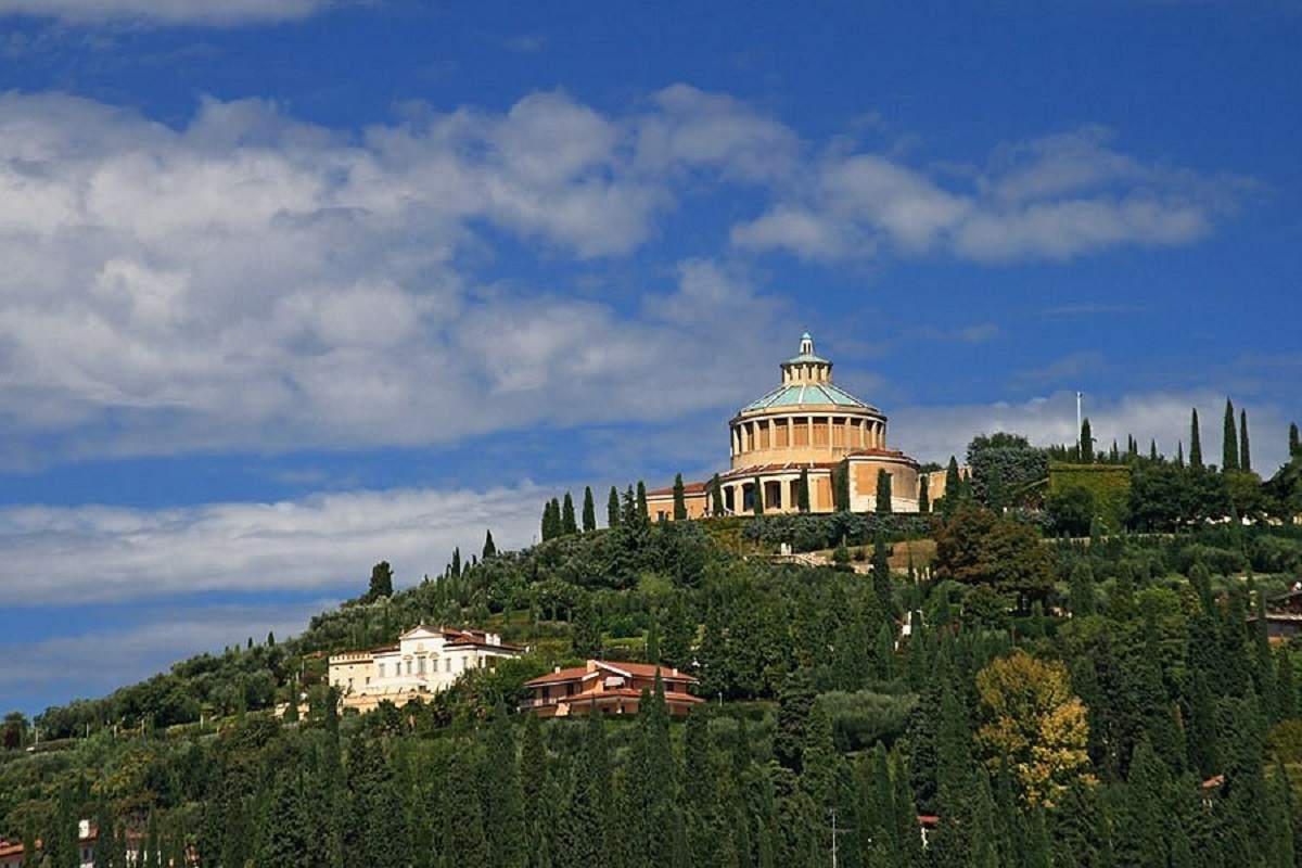 santuario madonna di lourdes compressed