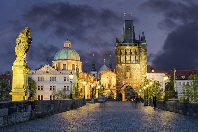 10 città europee per gli amanti della cultura charles bridge gaafaa