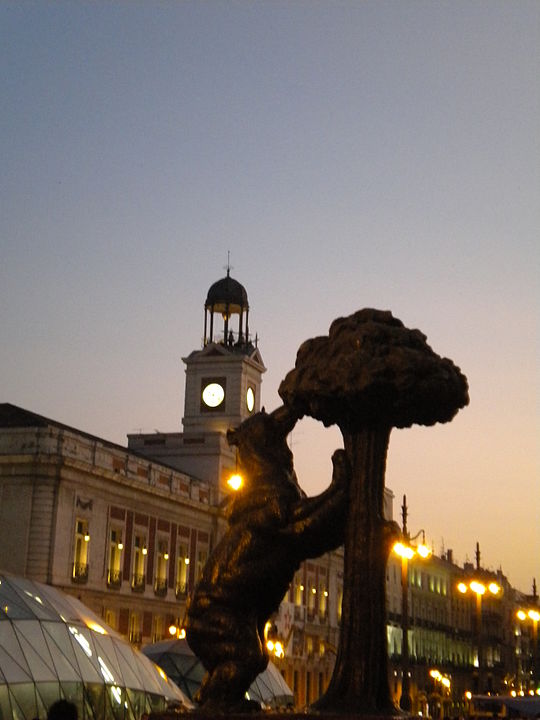 px Puerta del Sol de Madrid The statue by sculptor Antonio Navarro Santafe Madrid Spain Bear Statue