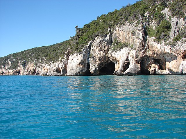 Itinerario di Viaggio : cosa vedere e fare in 2 settimane in Sardegna px Grotte del bue marino dorgali o