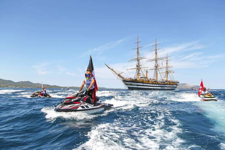 Itinerario di Viaggio : cosa vedere e fare in 2 settimane in Sardegna Aquabike Olbia Amerigo Vespucci