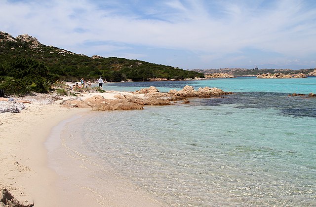Cosa fare, vedere dove dormire in Costa Smeralda, Sardegna? Budelli la spiaggia del Cavaliere panoramio
