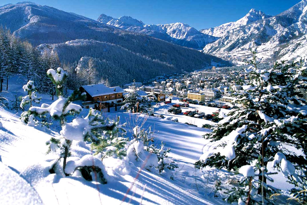 5 stazioni sciistiche per andare a sciare vicino a Torino: vacanze sciistiche popolari e dove alloggiare bardonecchia sky resort