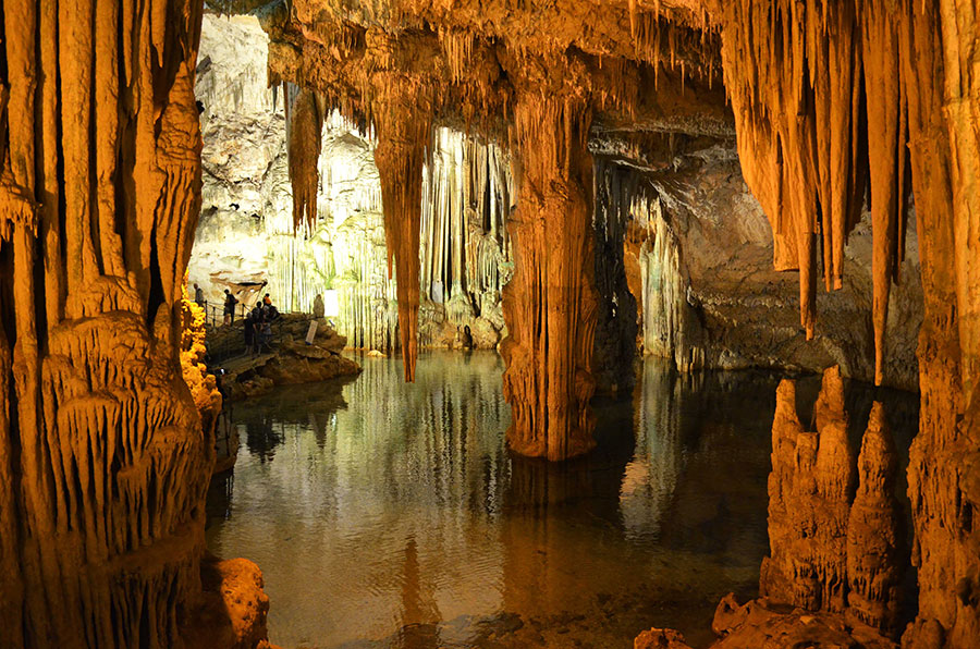 Itinerario di Viaggio : cosa vedere e fare in 2 settimane in Sardegna grotta del nettuno