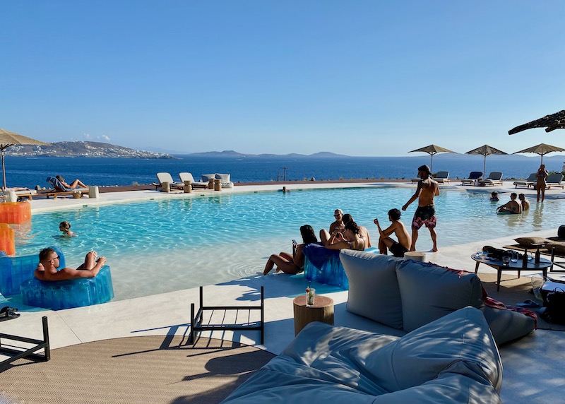 I migliori hotel per famiglia di Mykonos mykonos hotel destino pacha piscina