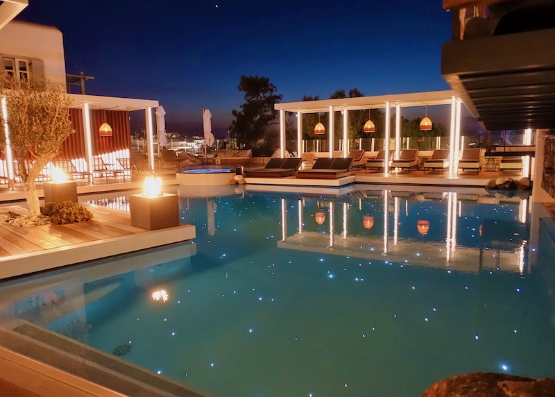 I migliori hotel per famiglia di Mykonos mykonos hotel semeli vista piscina notturna
