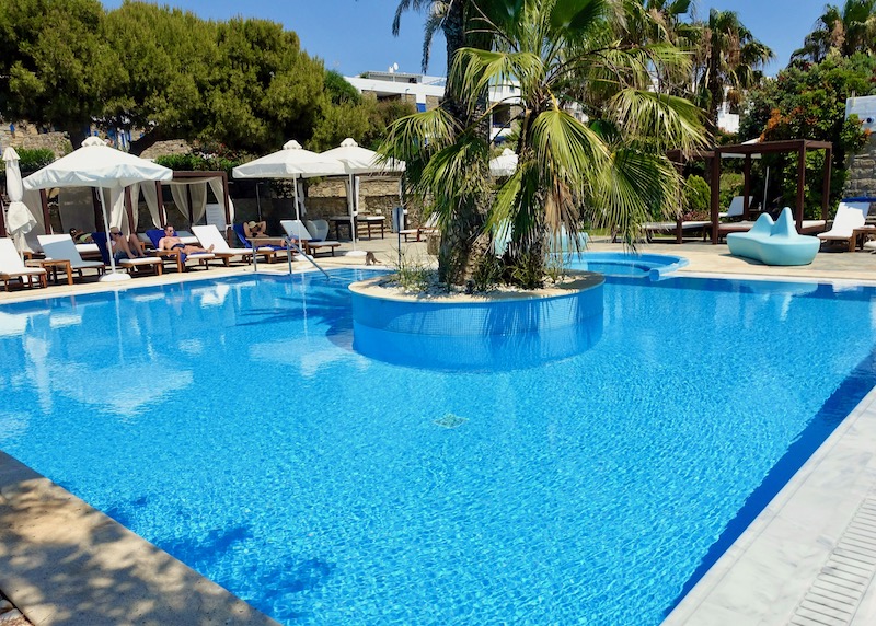 I migliori hotel per famiglia di Mykonos mykonos hotel theoxenia piscina