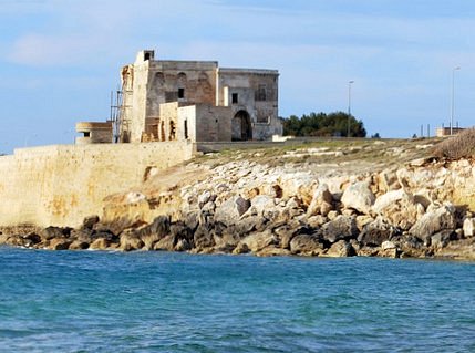 Le spiagge più belle della provincia di Taranto la torre dell ovo arroccata