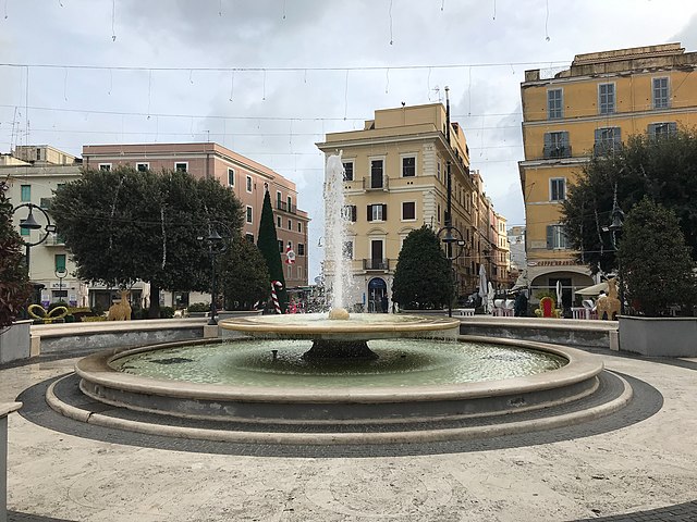 Fountain Piazza Pia Anzio Italia Dec PM