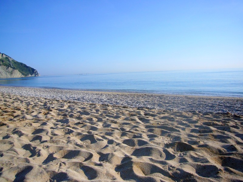 I 12 località costiere e citta di mare per le vacanze più economiche in Italia a Luglio e Agosto Spiaggia mezzavalle cheap places to visit in Italy