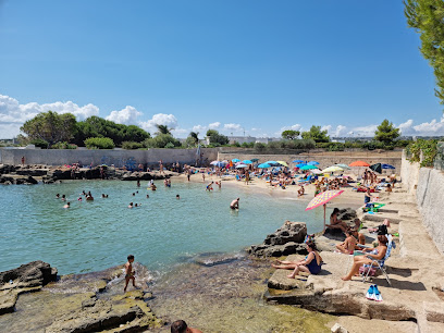 Spiaggia porta cavallo polignano a mare