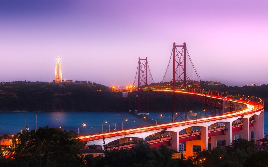 3 giorni a Lisbona: Itinerario definitivo di 3 giorni a Lisbona con mappa lisbona vista del porto tramonto