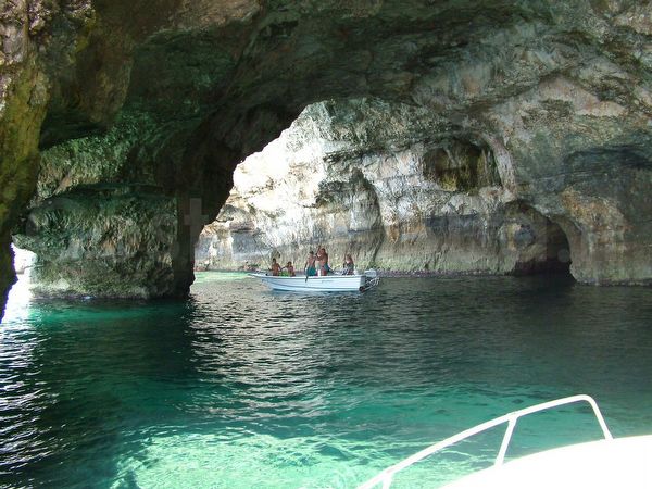 interno grotta tre porte