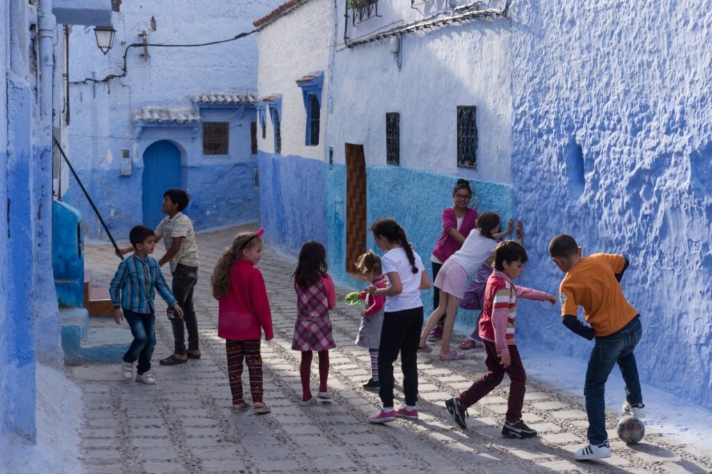 CHEFCHAOUEN bambini in strada
