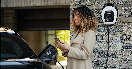 Cosa Mettere nello Zaino da Trekking: Guida Completa per un Avventura in Montagna Caricabatterie Portatile solare