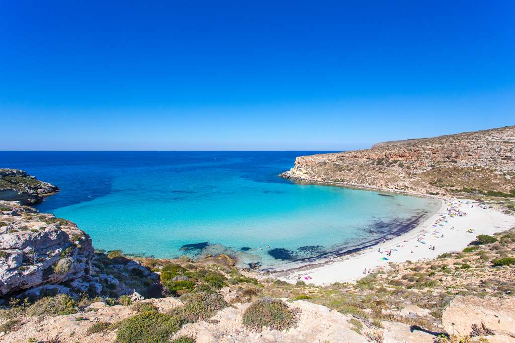 I 10 migliori luoghi da visitare in Italia a settembre (dove andare e cosa fare) Lampedusa Island Sicily