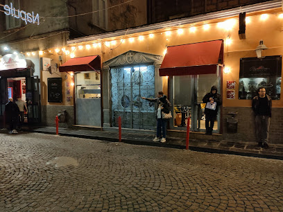 Pizzeria Concettina ai tre Santi