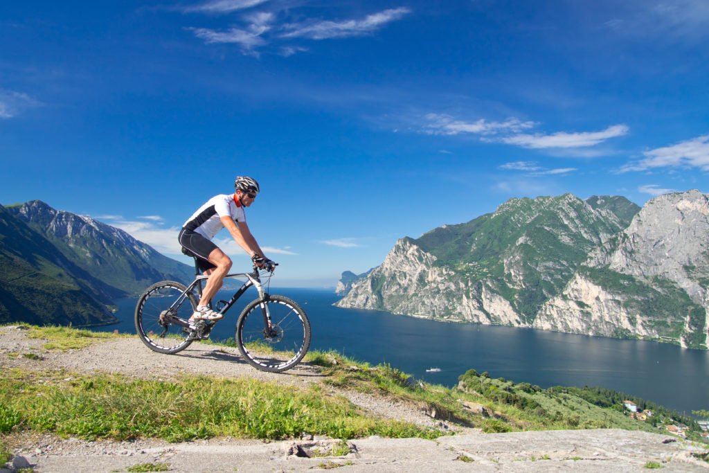 I 5 principali percorsi cicloturistici sul lago di Garda cocloturismo lago di garda