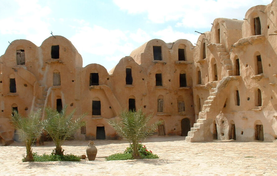 Itinerario di Viaggio: Cosa vedere e cosa fare in 7/14 giorni in Tunisia ksar ghilane Tunisia