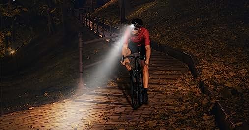 Cosa Mettere nello Zaino da Trekking: Guida Completa per un Avventura in Montagna torcia elettrica ricaricabile