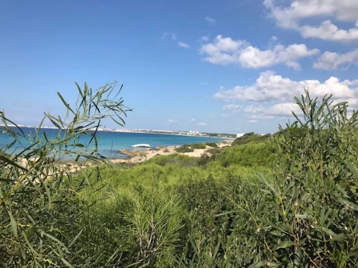 20 idee di viaggio per i weekend primaverili tra mare e collina in Italia Ionian coastline in Salento Puglia x