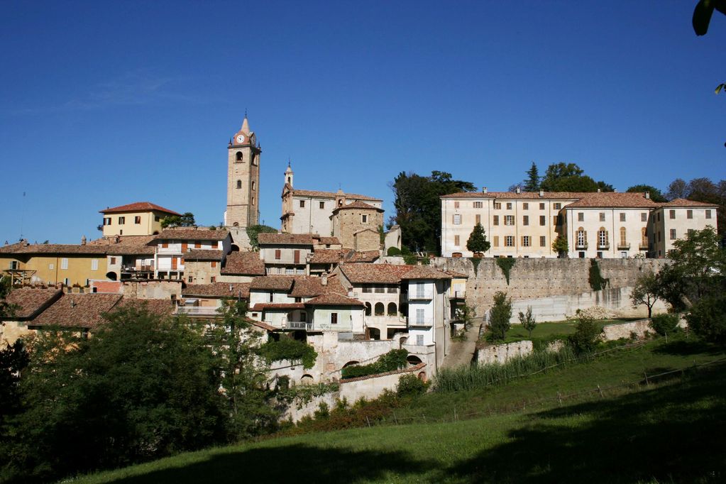 Le Langhe: il Piemonte più bello da vivere in autunno Monforte dAlba