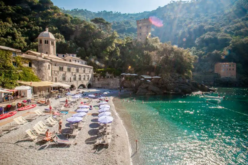 san fruttuoso liguria spiaggia abbazia