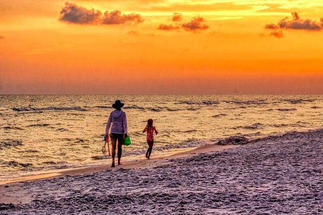 tramonto al mare con Bambini